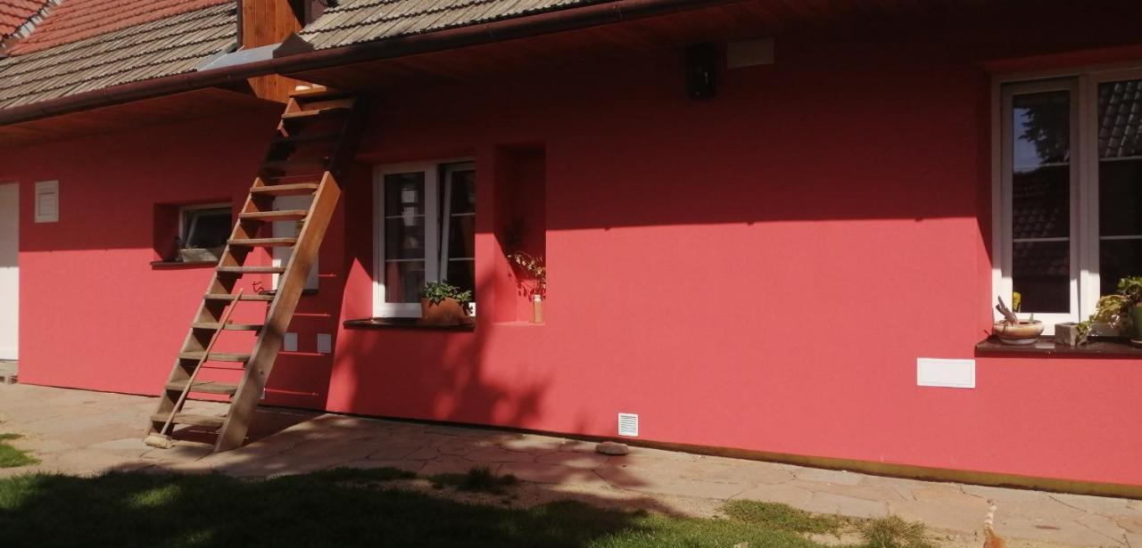 Keramicky A Vytvarny Atelier Konesin Exterior foto